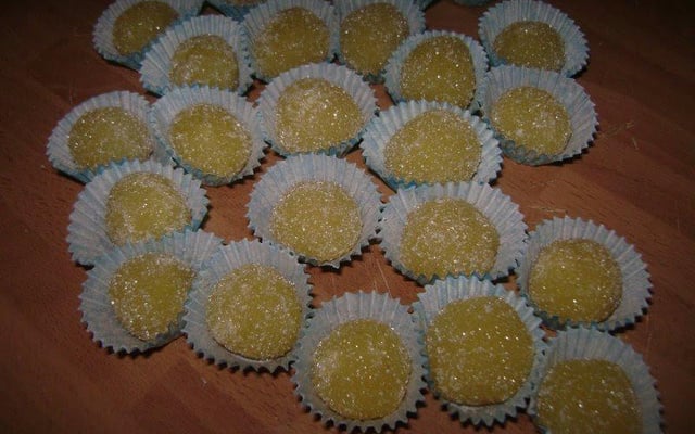 Docinho de coco com abacaxi