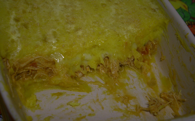 Escondidinho de frango com mandioquinha salsa