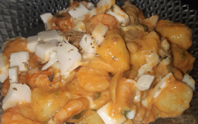 Nhoque de batata-doce com molho de camarão 