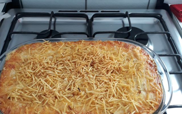 Fricassê saboroso de frango