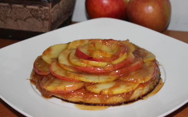 Sablé de maçãs e caramelo