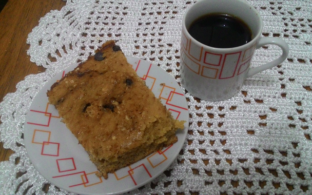Bolo de banana com baunilha e chocolate
