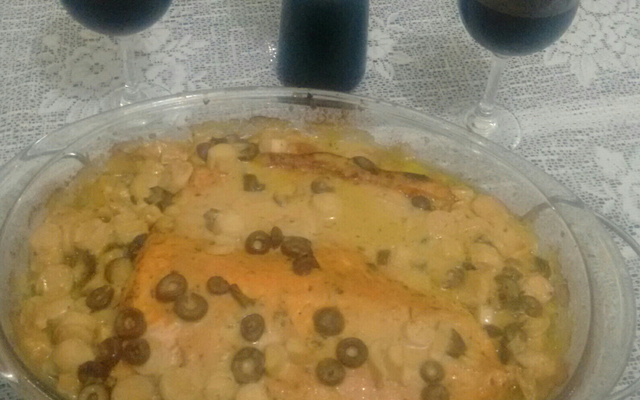 Salmão ao forno com molho branco