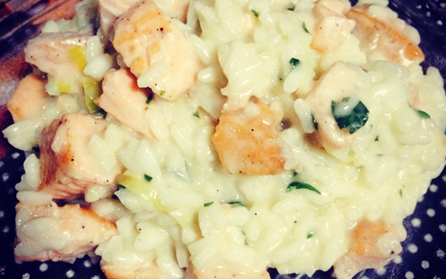 Risoto de salmão com alho-poró