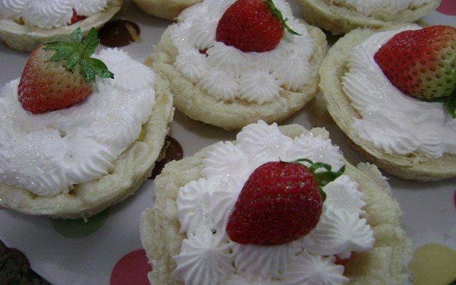 Tortinhas folhadas de morango