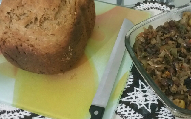 Pão de lingüiça com azeitonas para máquina de pão