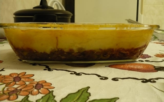 Escondidinho de carne seca com purê de batatas