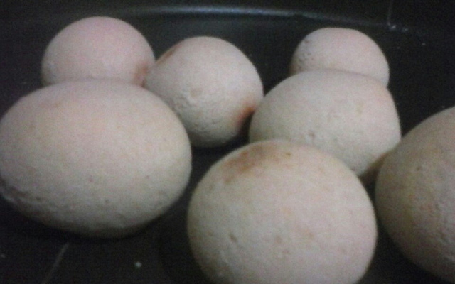 Pãezinhos de presunto e queijo