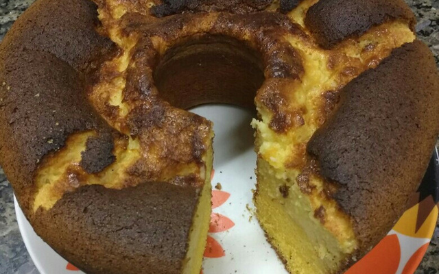 Bolo de fubá com creme