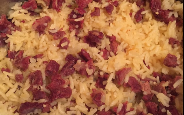 Arroz com carne seca