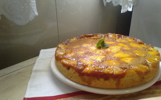 Pão de ló com abacaxi