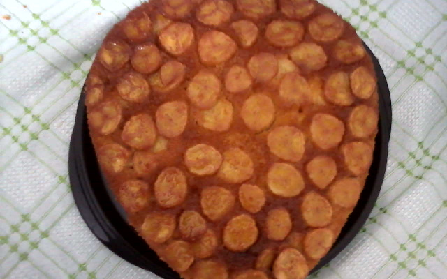 Bolo de banana caramelado