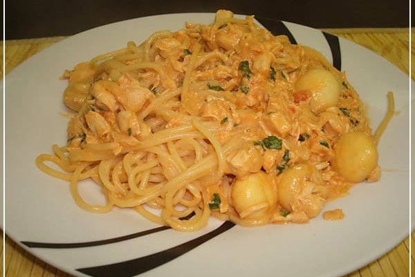Macarrão ao molho de frango