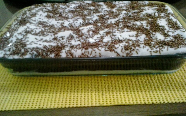 Pavê de chocolate com biscoito maizena