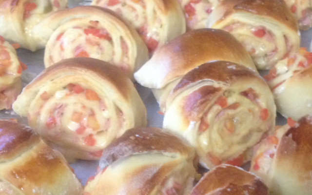 Caracóis de presunto e queijo