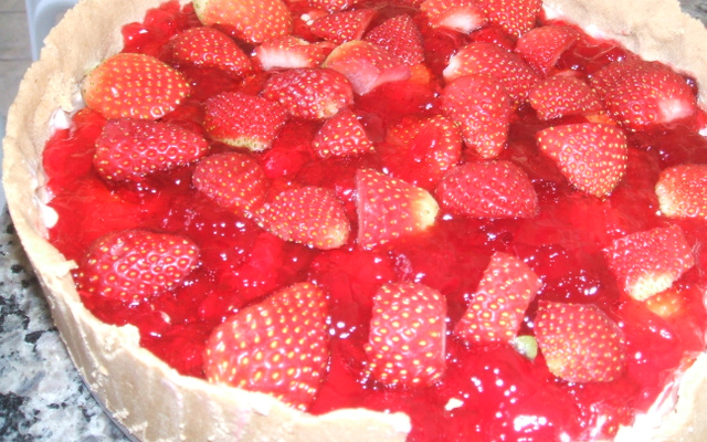 Torta de morango simples