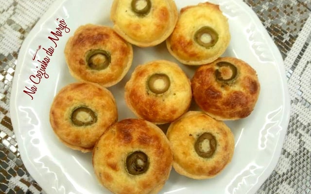 Empadinha mineira de queijo canastra