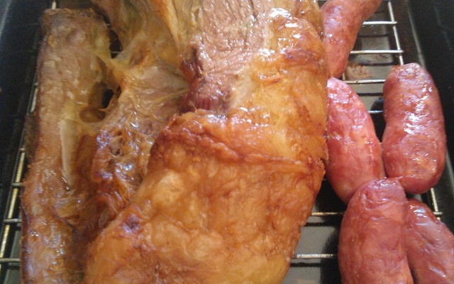 Costela seringada com farofa do pé do tempero