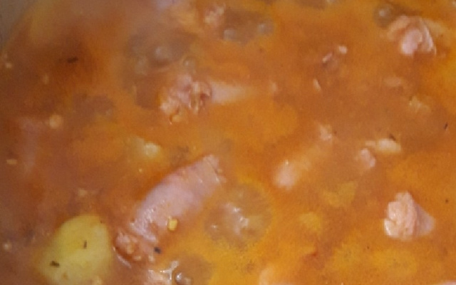 Ensopado de linguiça com batata