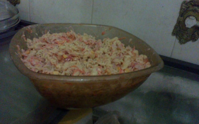Salada de macarrão com presunto