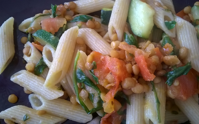 Macarrão vegetariano delicioso e super rápido