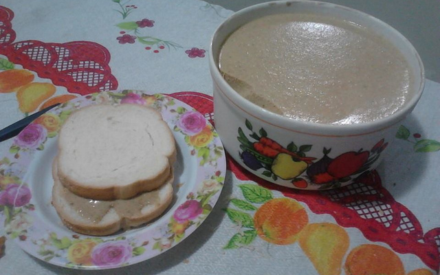 Geleia de pé de galinha da Dona Jacira