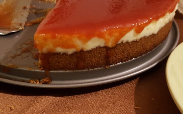 Torta cheesecake com ricota e goiabada
