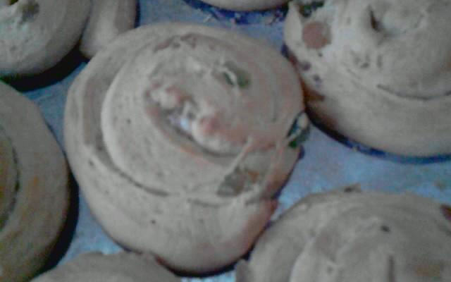 Pãezinhos de maçã com uvas passas