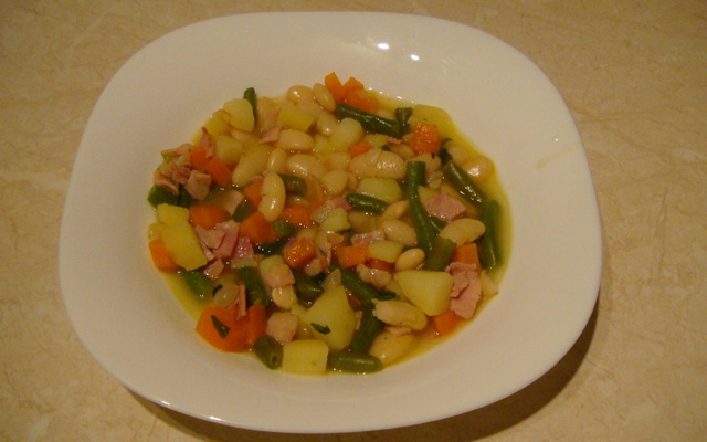 Jardineira de legumes com toucinho defumado