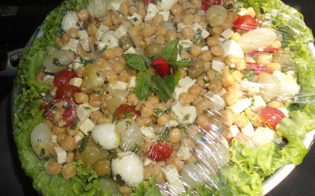 Salada de grão de bico