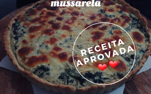 Quiche de espinafre e mussarela