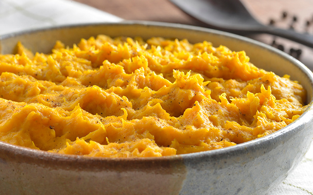 Purê de abóbora cabotiá com cominho e pimenta-do-reino