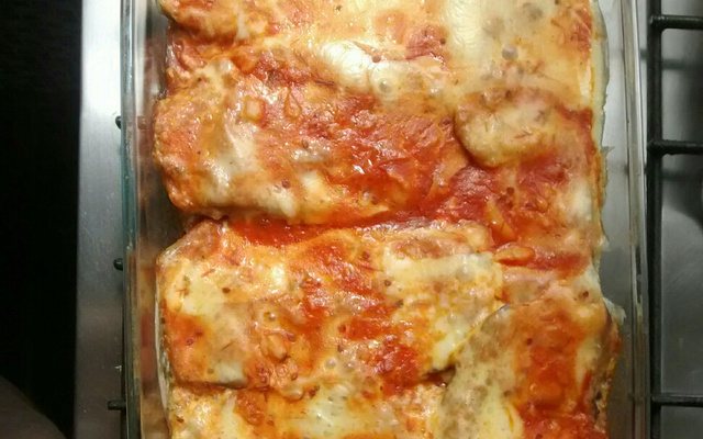 Berinjela à milanesa com molho