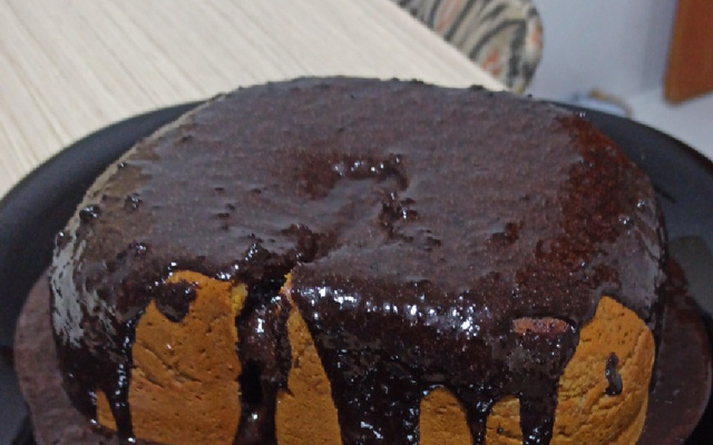 Bolo de cenoura na( máquina de pão)