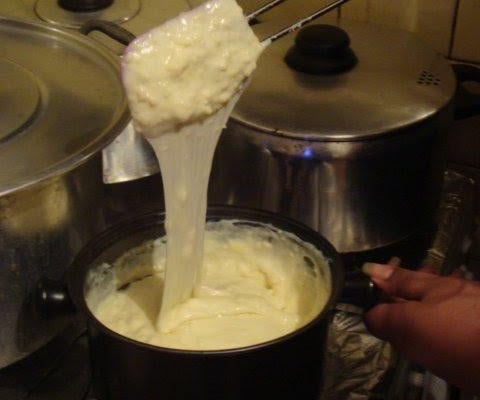 Fondue de queijo econômico
