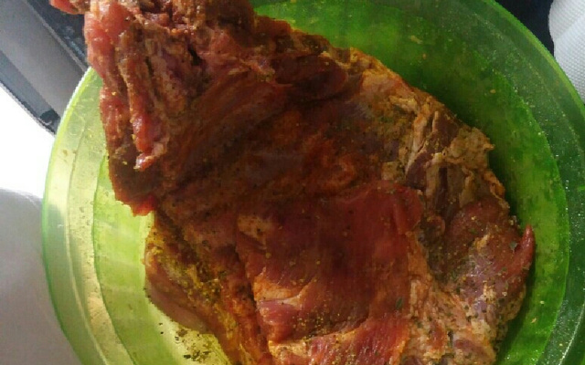 Costela suína assada com barbecue