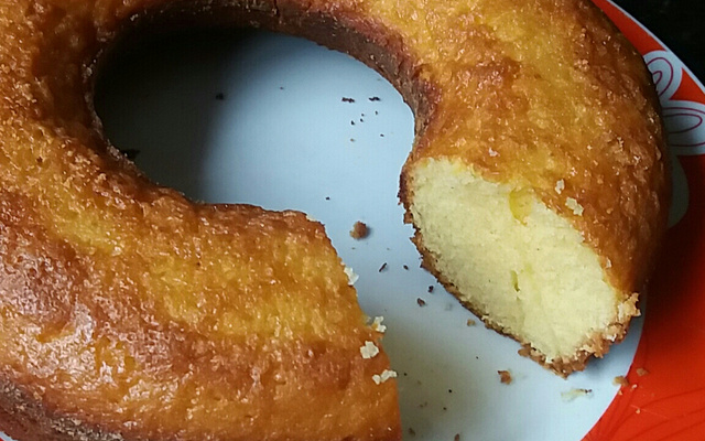 Bolo simples de fubá