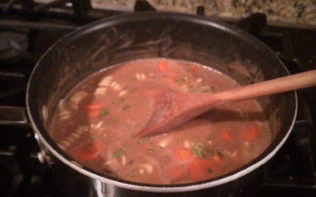 Sopa de feijão com macarrão