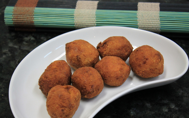 Bolinho de abóbora com carne seca e mussarela