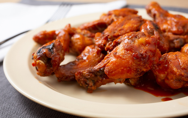 Buffalo wings (drumets picante) com molho blue cheese