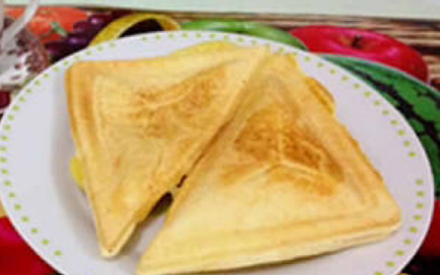 Pão de queijo de sanduicheira