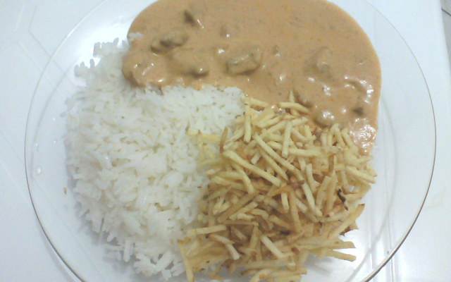 Estrogonofe de carne fácil