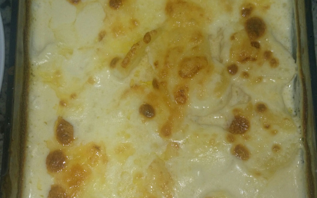 Batata gratinada cozida no leite