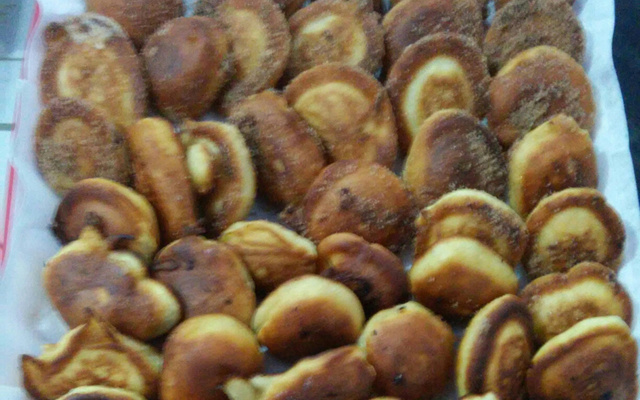 Bolinho frito de leite condensado