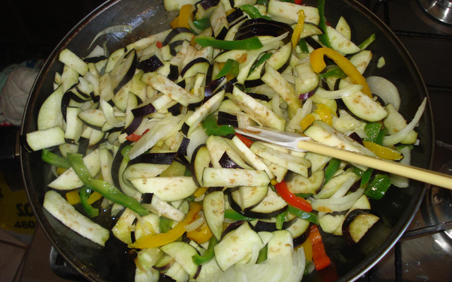 Salada de berinjela e pimentão