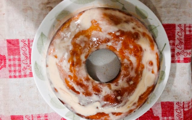 Bolo molhadinho de doce de leite