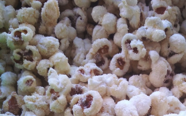 Pipoca com leite em pó