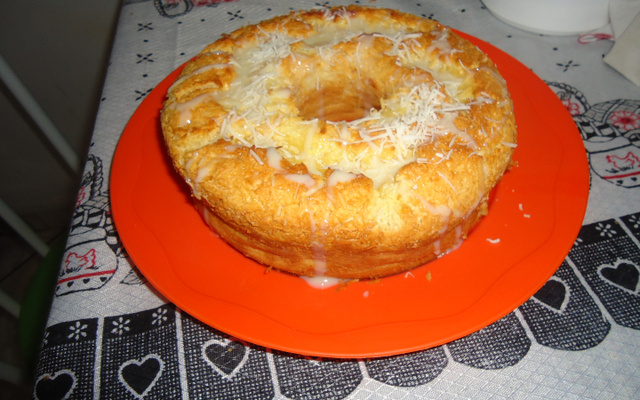 Bolo cremoso de coco (de liquidificador)