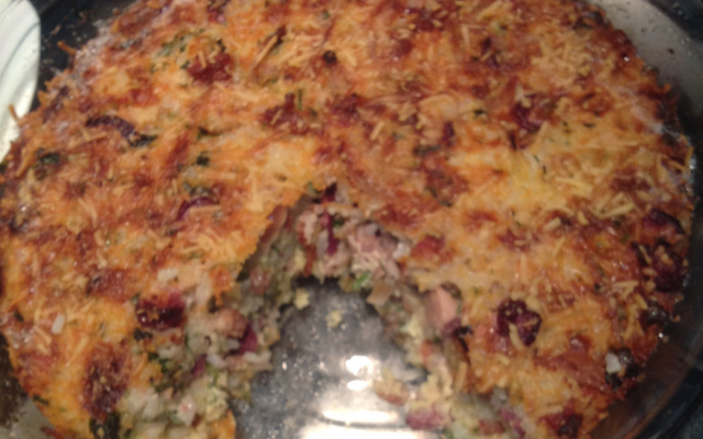 Torta de arroz cozido com carne (ou frango, porco, etc.)