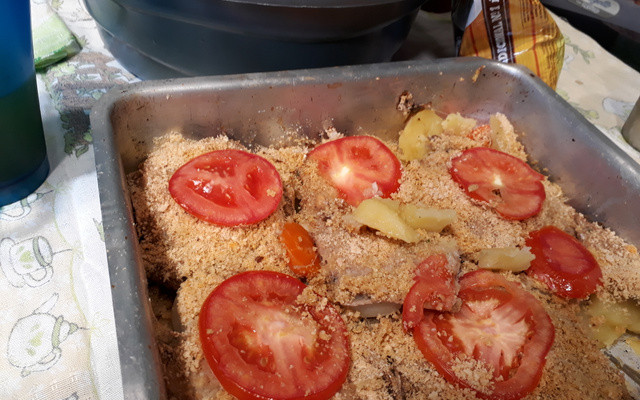 Filé de tilápia ao forno com farofa